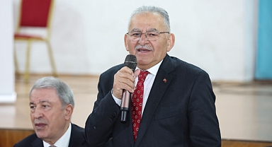 Başkan Büyükkılıç’tan Kayseri’de Çifte İftar: Ramazan’ın Bereketi Vatandaşlarla Paylaşıldı