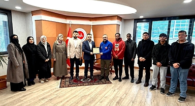 Diyanet’in 102. Yılında Kayseri’de Anlamlı Ziyaret: Öğrencilerden İl Müftüsü Ayvaz’a Tebrik