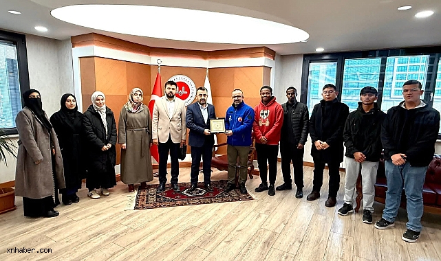 Diyanet’in 102. Yılında Kayseri’de Anlamlı Ziyaret: Öğrencilerden İl Müftüsü Ayvaz’a Tebrik