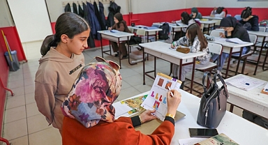 Emeklilik hakkı var ama ayrılmıyorlar: 123 bin öğretmen görevine devam ediyor