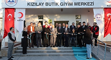 Erciyes Üniversitesi’ne Kızılay Destekli “Butik Giyim Merkezi” Açıldı