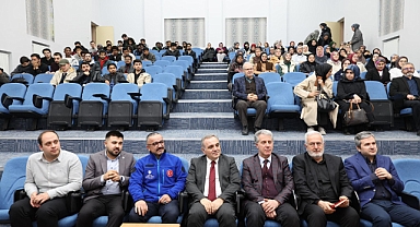 Erciyes Üniversitesi Rektörü Fatih Altun, Öğrencilerle Tolstoy Kitap Tahlili Yaptı