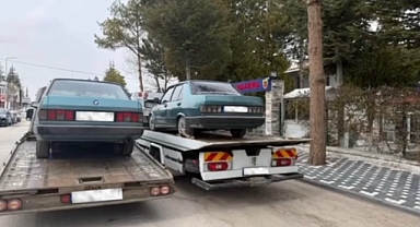 Kayseri'de Karayolunda Tehlikeli Yarış! İki Sürücüye Trafikten Men Cezası