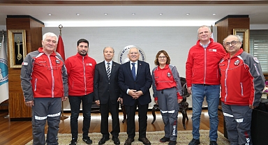 Kayseri’de Şehrin Gündemi Büyükşehir’de: Başkan Memduh Büyükkılıç’tan Yoğun Ziyaret Trafiği
