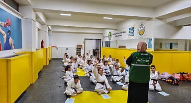 Kayseri'de Yeşilay'dan ERVA Kulüplerinde Bağımlılıkla Mücadele Semineri