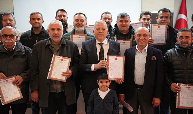 Kayseri Hububat ve Çekirdek Merkezi'nde Tapular Sahiplerine Teslim Edildi