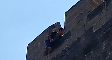 Kayseri Kalesi’nde İntihar Girişimi: Polis Son Anda İkna Etti