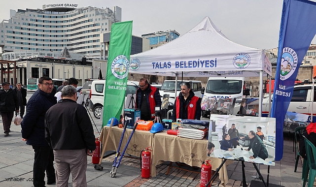 Talas’ta Deprem Bilinci Cumhuriyet Meydanı’nda Vatandaşlarla Buluştu