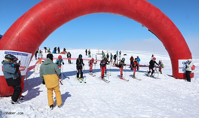 Uluslararası Erciyes Dağ Kayağı Yarışları Büyük Finalle Sona Erdi