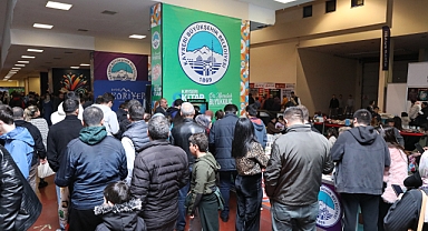 8. Kayseri Kitap Fuarı’nda KAYMEK standına yoğun ilgi: Osmanlı fotoğrafçılığı ve etkinlikler dikkat çekiyor