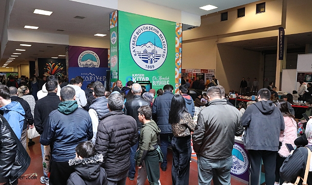 8. Kayseri Kitap Fuarı’nda KAYMEK standına yoğun ilgi: Osmanlı fotoğrafçılığı ve etkinlikler dikkat çekiyor