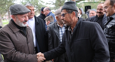 Başkan Çolakbayrakdar'dan kırsal mahallelere destek: 