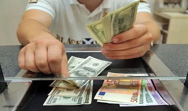 Dolar ve Euro haftaya nasıl başladı? Serbest piyasada ilk rakamlar açıklandı