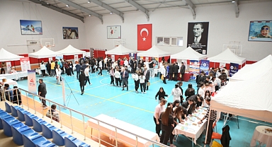 Erciyes Koleji’nde Üniversite Tanıtım Fuarı Yoğun İlgi Gördü