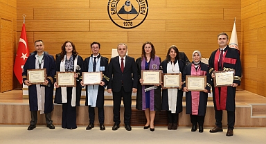 Erciyes Üniversitesi’nde 7 akademisyen profesör oldu: Kayseri’de gururlandıran tören