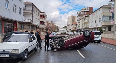 Kayseri’de Kontrolden Çıkan Otomobil Devrildi: Kaza Anı Kamerada