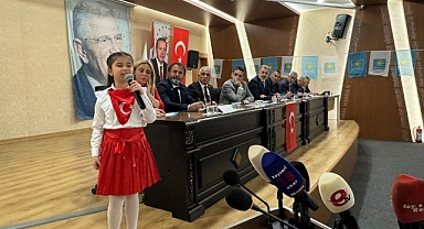 Talas'ta örnek birliktelik: Siyaset durdu, İstiklal Marşı yürekleri fethetti!