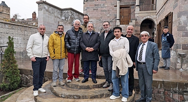 Zafer Algöz ve Can Yılmaz’dan Talas Sahaflar Çarşısı’na Tam Not: “Gençler İçin Çok Kıymetli”