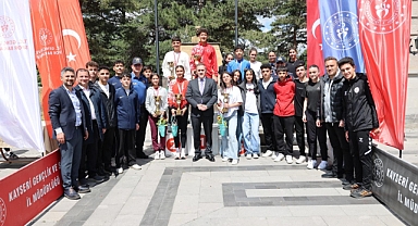 19 MAYIS TÜRK DÜNYASI GENÇLİK KOŞUSU COŞKUYLA GERÇEKLEŞTİRİLDİ