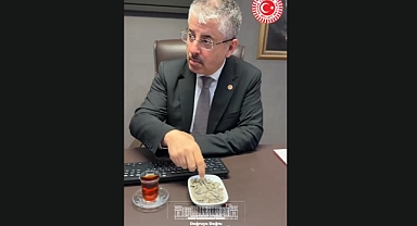 AK Partili Çopuroğlu’ndan CHP’ye ‘Çekirdekli’ Gönderme: Cumhurbaşkanı Erdoğan’ın Sözleriyle Tiye Aldı