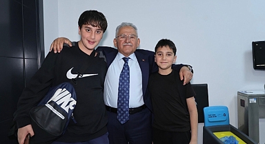 Başkan Büyükkılıç Köşk Sosyal Yaşam Merkezi’nde Vatandaşlarla Buluştu