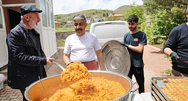 Başkan Çolakbayrakdar, Şükür Sofrasında Vatandaşlarla Buluştu