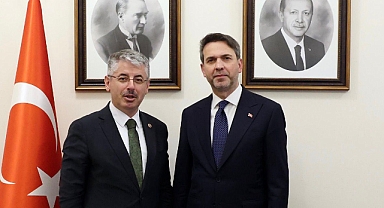 Çopuroğlu’ndan Elektrikli Araç Şarj Fiyatlarına Standartlaşma Çağrısı: Bakan Bayraktar ile Görüştü