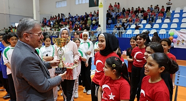 Hacılar’da Geleneksel Çocuk Oyunları Festivali Coşkusu: Başkan Özdoğan’dan Gençlik Vurgusu