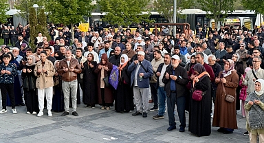 Kayseri’de ilk hac kafilesi dualarla uğurlandı: 317 hacı adayı kutsal topraklara yola çıktı
