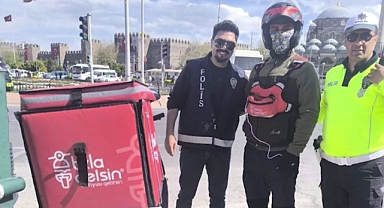 Kayseri'de Motosikletli Kuryeye Heimlich Müdahalesi: Nefes Borusuna Cisim Kaçan Vatandaş Kurtarıldı