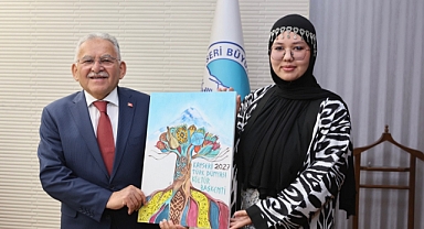 Kayseri’de Türk Dünyası buluşması: Başkan Büyükkılıç uluslararası öğrencileri ağırladı