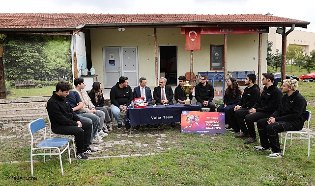 Rektör Prof. Dr. Fatih Altun’dan Volta Team Roket Takımı’na Ziyaret: Öğrenci Projelerine Yakın İlgi