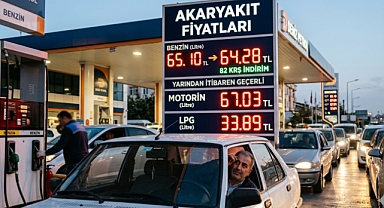 Sürücülerin Gözü Kulağı Akaryakıt Tabelasında! Benzine Dev İndirim Geliyor: Pompaya Yansıyacak Tutar Belli Oldu
