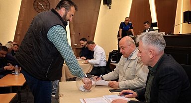 Talas’ta Kurban Pazarı Heyecanı: Satış Yerleri Kura ile Belirlendi
