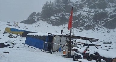 Yahyalı’da Mayıs Sürprizi: Yaylalar Beyaza Büründü