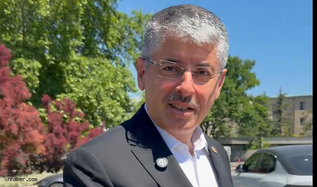 AK Partili Şaban Çopuroğlu, Karne Sevincini Öğrencilerle Paylaştı