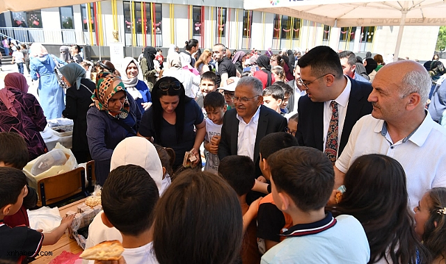 Başkan Büyükkılıç'tan Okullara Bahar Turu! Öğrencilerin Coşkusuna Ortak Oldu