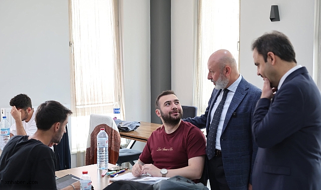 Başkan Çolakbayrakdar'dan Sınav Öncesi Gençlere Moral Ziyareti