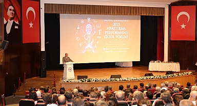 ERÜ'DE 2025 YILI ARAŞTIRMA PERFORMANS ÖDÜLLERİ SAHİPLERİNİ BULDU