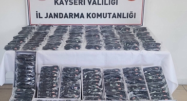 Kayseri’de milyonluk kaçakçılık operasyonu! Kargo kolisinden servet çıktı