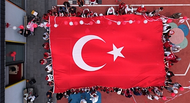 Kayseri’de Minik Yüreklerden A Milli Takım’a Dev Destek! “Kırmızı Beyaz, En Büyük Türkiye”