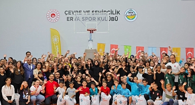 Şehir Protokolü ile ERVA Öğrencileri Aynı Sahada Buluştu! Dostluk Maçı Büyük İlgi Gördü