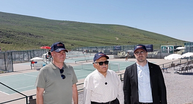 Başkan Büyükkılıç, Erciyes'teki Dünya Tenis Turu Müsabakalarını Takip Etti