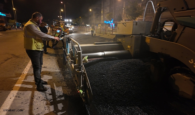 Büyükşehir'den Yoğunburç Alt Geçidi'nde Gece Yarısı Asfalt Mesaisi