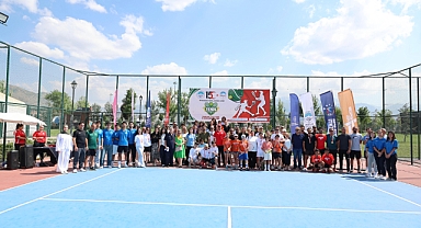 Büyükşehir'in 15 Temmuz Tenis Turnuvası'nda şampiyonlar belli oldu