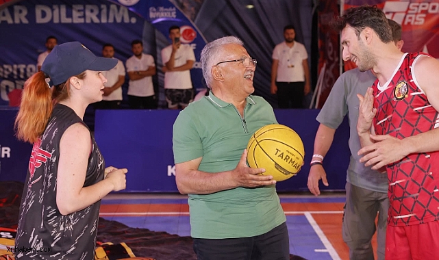 Kayseri'de FIBA 3x3 Lite Quest tamamlandı, şampiyon kupasını aldı