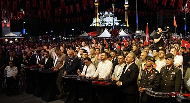 Kayseri tek yürek oldu! Binlerce kişi 15 Temmuz için meydanları doldurdu