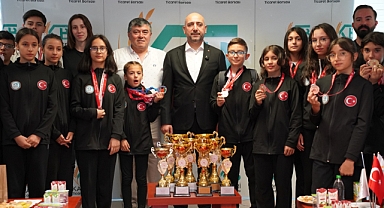 KTB ERVA Spor Okulu sporcularından Başkan Recep Bağlamış'a ziyaret