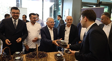 Yahyalı Kirazı Büyükşehir Meclisi'nde Beğeni Topladı