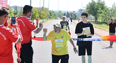 Yüzlerce Kayserili, Büyükşehir'in 15 Temmuz Demokrasi Koşusu'nda buluştu